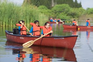 kids in a canoe 